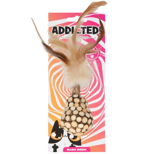 Jucărie din lemn oscilantă pentru pisici, cu pene și MADNIP – Addicted! Wooden Wobbler with Feathers