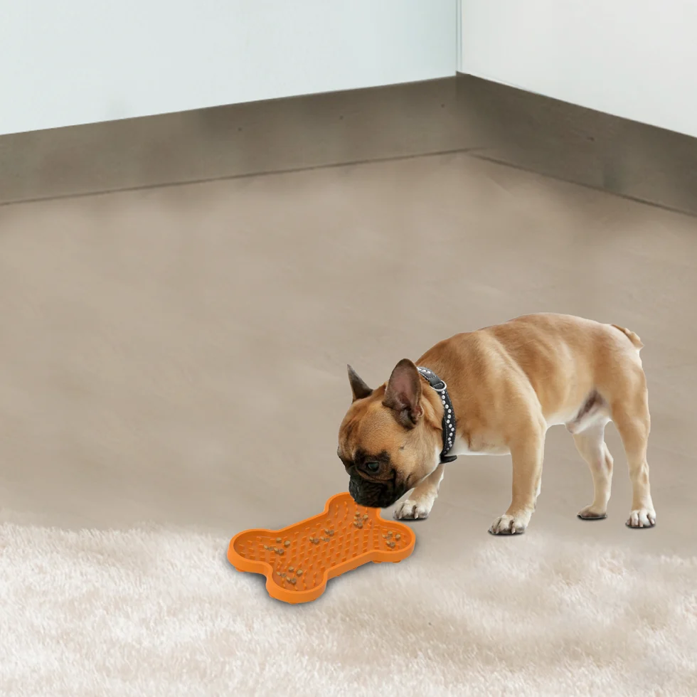 Covoraș de lins pentru câini cu relief și ventuze, 20 x 14 cm – AFP Bone Appetit - Tasty Bone Lick Mat S - imagine 4