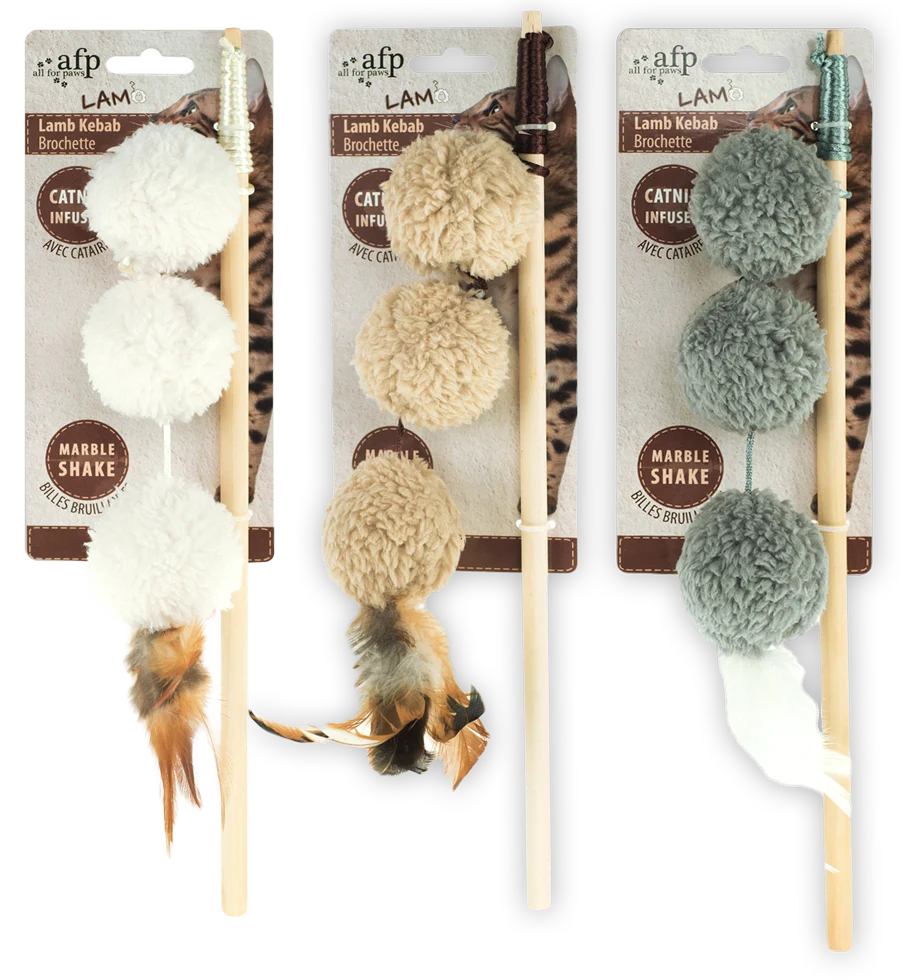 Undiță pentru pisici cu 3 mingi și iarbă mâței, 64 cm – AFP Lambswool Lamb Kebab - imagine 1