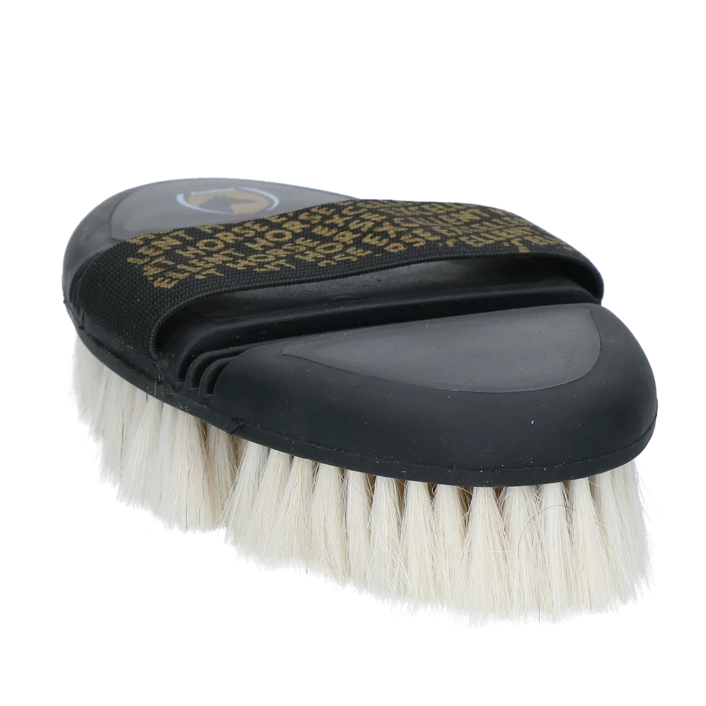 Perie moale pentru cai, cu peri de capră și partea superioară flexibilă – Excellent Horse Flexi Brush Shine - imagine 1