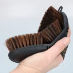 Perie moale pentru cai, pentru praf și nisip, cu partea superioară flexibilă – Excellent Horse Flexi Brush Soft - imagine 6