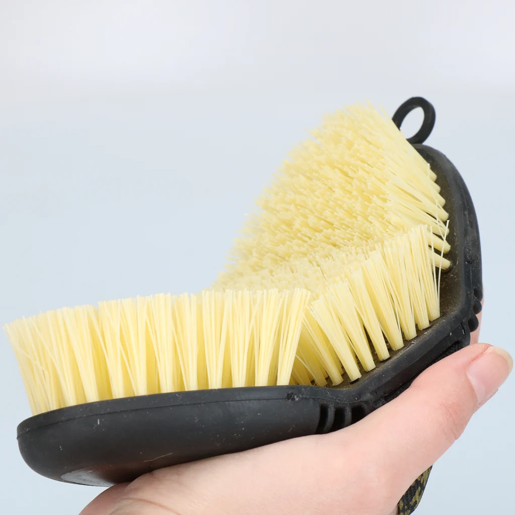 Perie dură pentru cai cu partea superioară flexibilă – Excellent Horse Flexi Brush Scrub - imagine 6