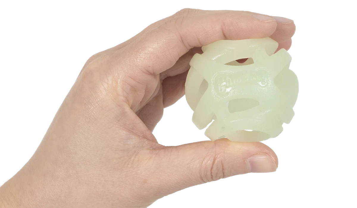 Minge luminoasă pentru câini S, plutitoare, 4,5 cm, 2 bucăți – Chuckit! Air Glow Fetch Ball - imagine 2