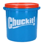 Set de mingi pentru câini cu găleată și orificii de scurgere, 8 mingi M – Chuckit! Bucket - imagine 3