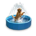 Piscină pentru câini cu aspersoare, diametru 120 cm, înălțimea marginii 30 cm – Coolpets Splash Sprinkler Pool
