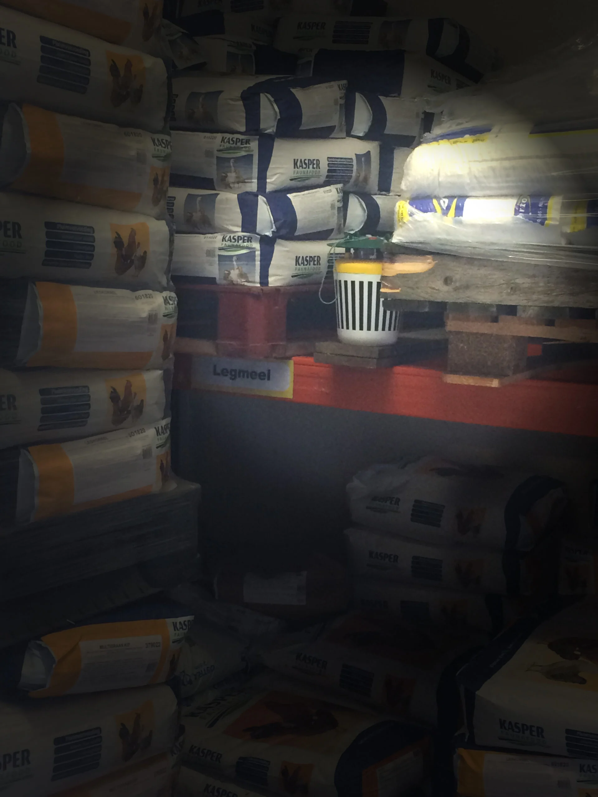Capcană pentru molii alimentare cu dungi negre, fără feromon și placă adezivă – Agrisense Black Stripe - imagine 2