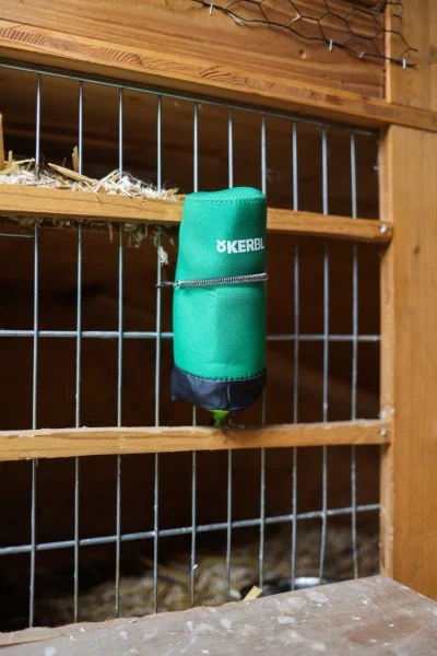 Husă termoizolantă pentru sticlă de adăpat, cu șnur de strângere, 500 ml – Kerbl - imagine 4
