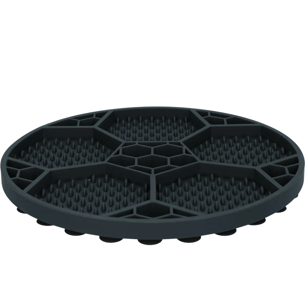 Covoraș de lins pentru câini cu model de minge de fotbal și ventuze, Ø 22 cm, Gri – Eat Slow Live Longer Lick Mat Soccer Ball - imagine 3