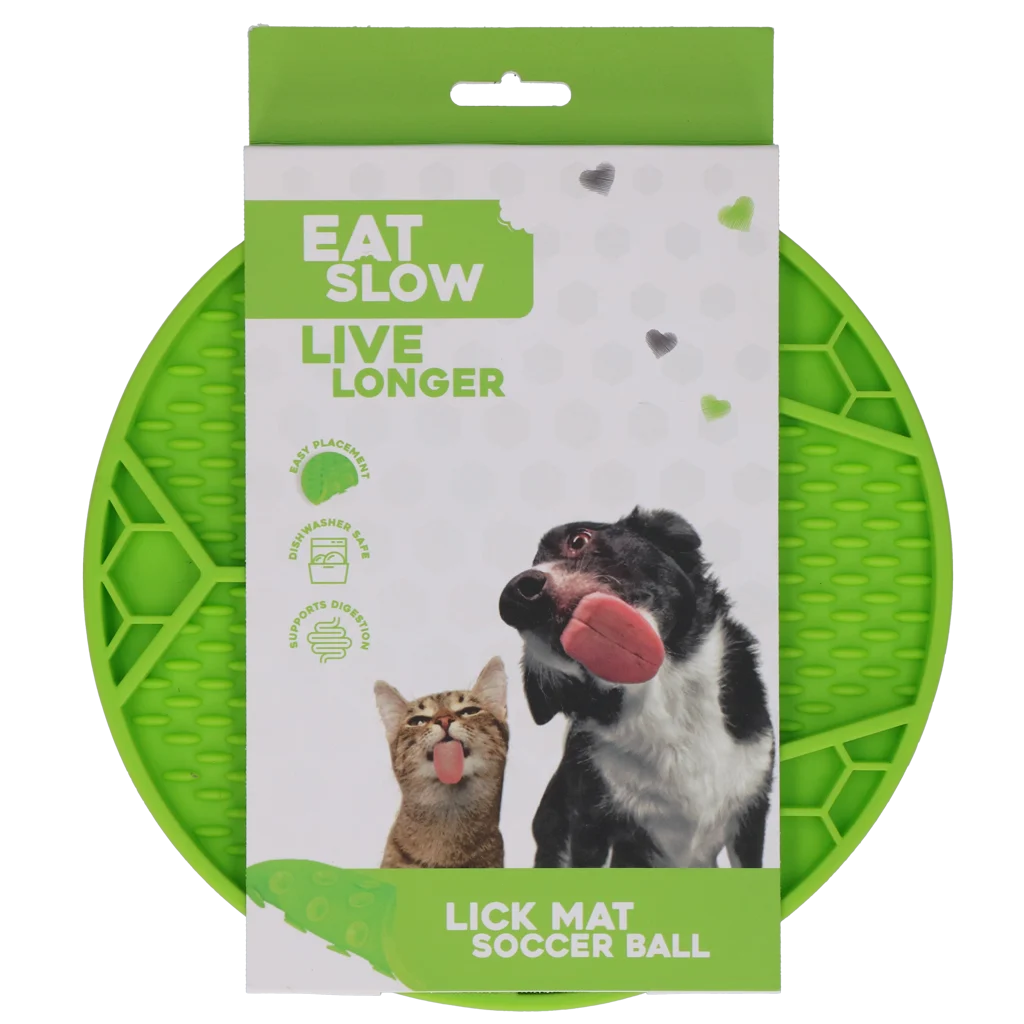 Covoraș de lins pentru câini cu model de minge de fotbal și ventuze, Ø 22 cm, Verde – Eat Slow Live Longer Lick Mat Soccer Ball - imagine 1