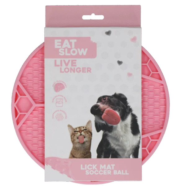 Covoraș de lins pentru câini, cu model de minge de fotbal și ventuze, Ø 22 cm, roz – Eat Slow Live Longer Lick Mat Soccer Ball