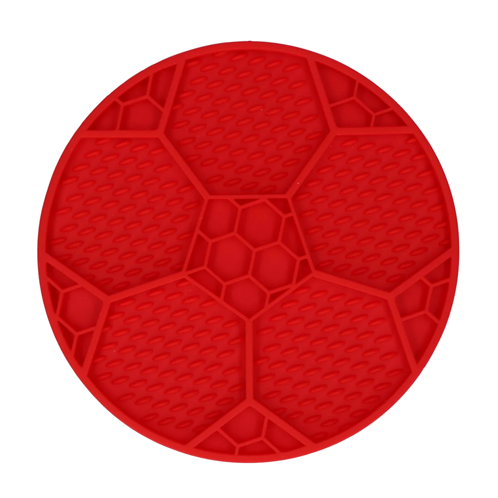 Covoraș de lins pentru câini cu model de minge de fotbal și ventuze, Ø 22 cm, roșu – Eat Slow Live Longer Lick Mat Soccer Ball - imagine 2