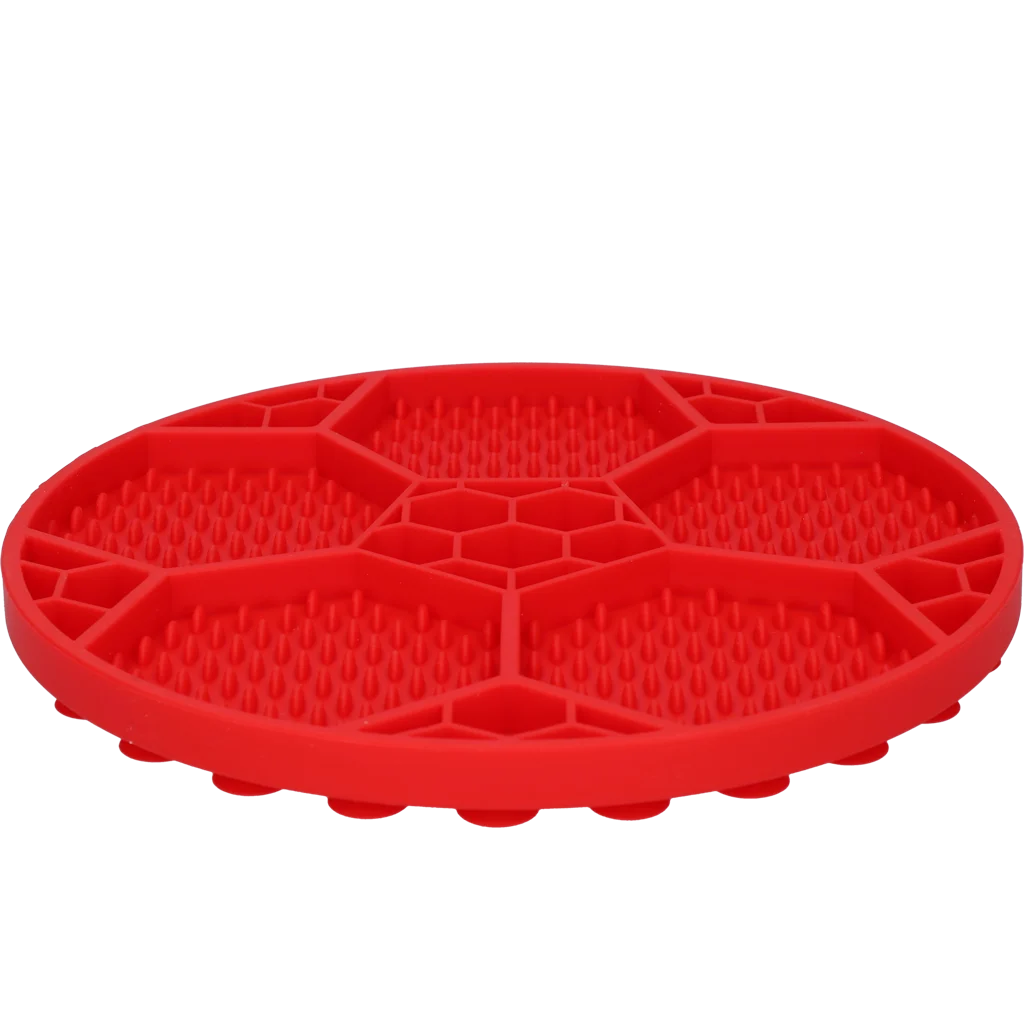 Covoraș de lins pentru câini cu model de minge de fotbal și ventuze, Ø 22 cm, roșu – Eat Slow Live Longer Lick Mat Soccer Ball - imagine 3