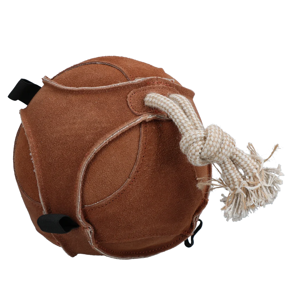 Minge de joacă din piele întoarsă pentru cai, cu bucle pentru gustări, maro – Excellent Horse Fun Play Ball Suede - imagine 2