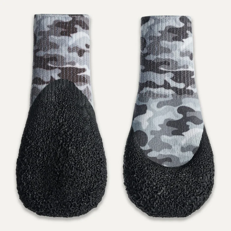 Încălțăminte impermeabilă pentru câini, cu talpă din cauciuc, 4 bucăți, M, camuflaj și negru – Goo-eez Lites