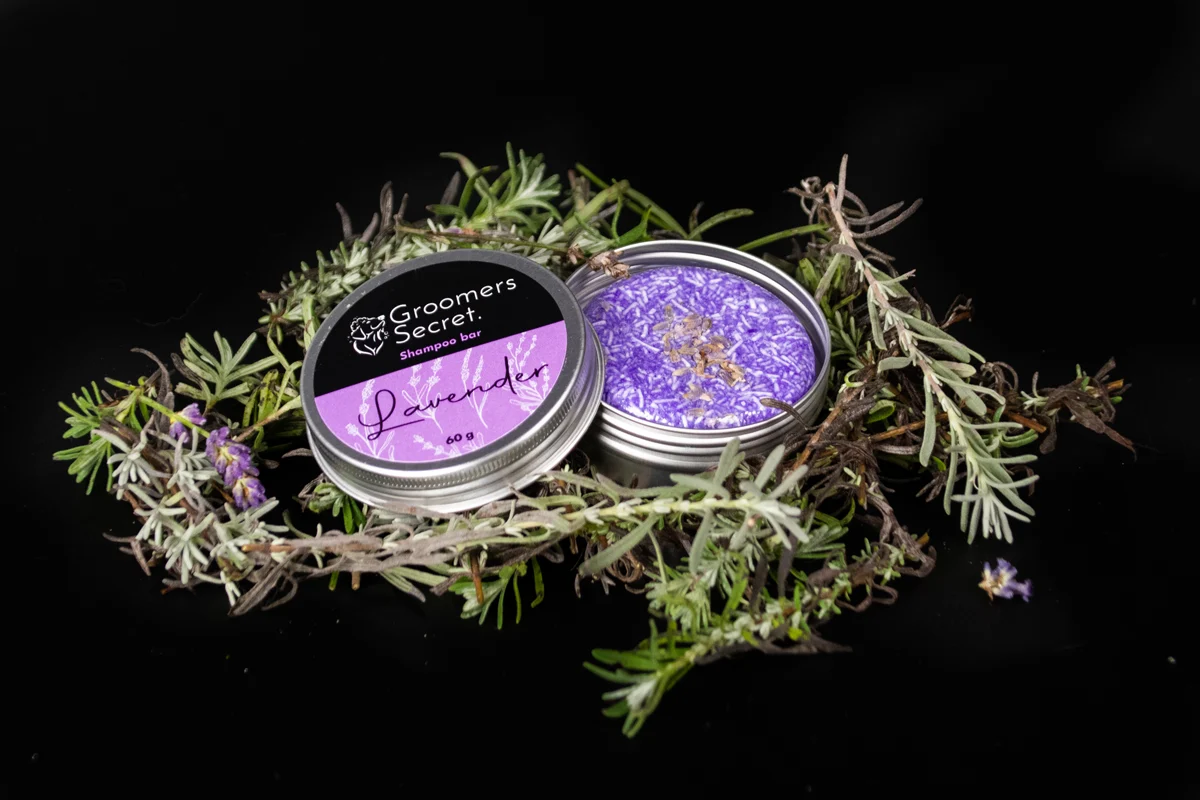 Șampon solid cu balsam și parfum de lavandă, 60 g – Groomers Secret Shampoo Bar Lavendel - imagine 3