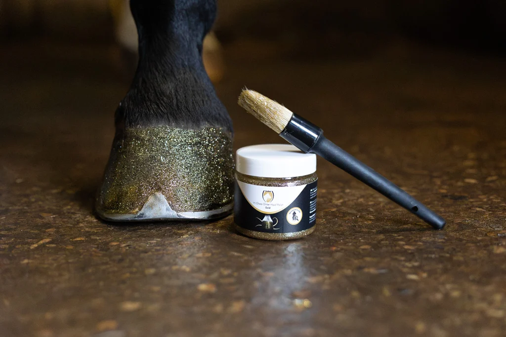 Lac auriu cu sclipici pentru copite, 150 ml – Excellent Horse Hi Gloss Glitter Hoof Polish - imagine 5