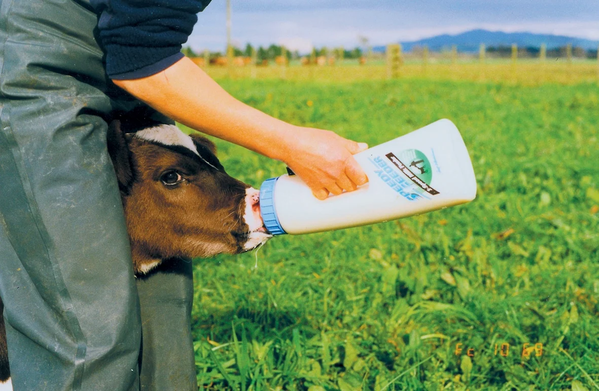 Biberon pentru viței cu tetină, 2,5 l – Shoof Speedy Feeder - imagine 2