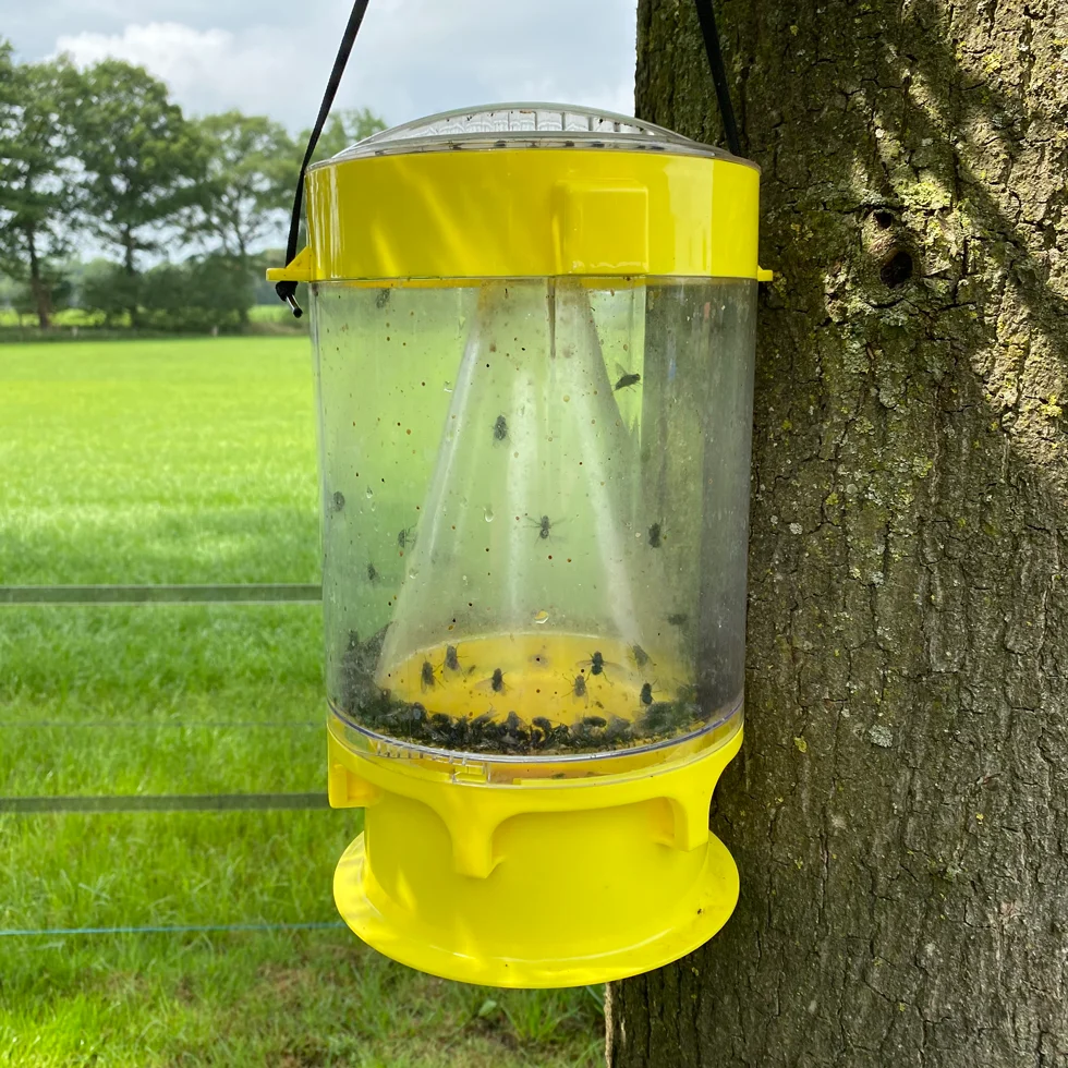 Capcană pentru muște cu atractant FlyNip pentru exterior – Knock Pest XL - imagine 2