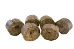 Bloc de reumplere din lucernă, cu orificiu pentru jucărie pentru cai, 12,5 kg – LAX Tierfutter bloc de lucernă cu orificiu
