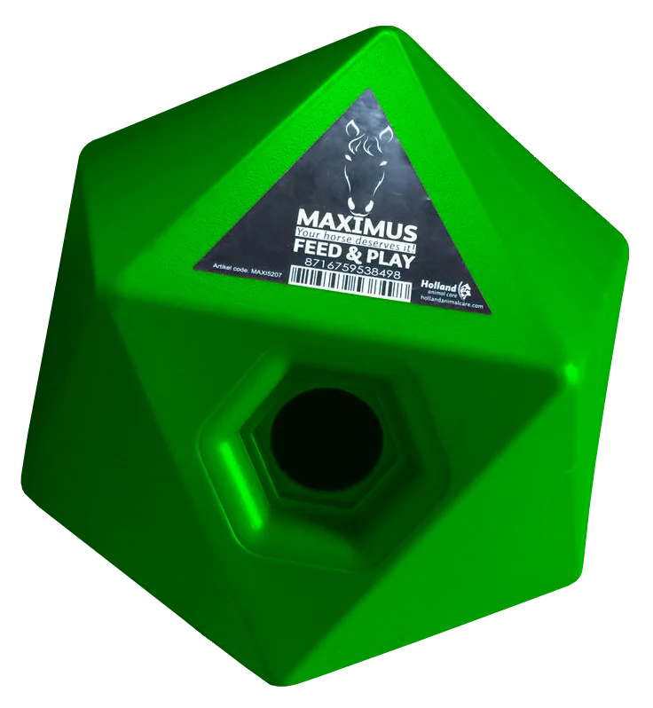 Cub interactiv de hrănire pentru cai, cu deschizătură pentru recompense de 37 mm, verde – Maximus Feed & Play Cube - imagine 1