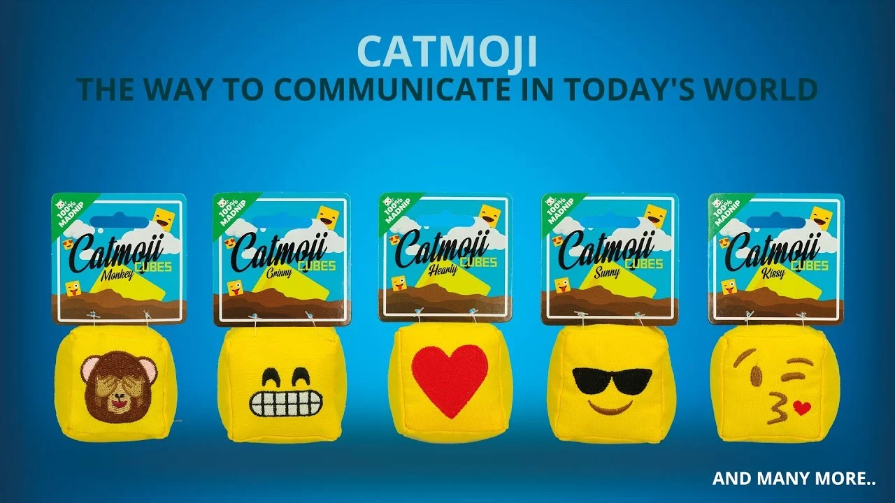Jucărie emoji pentru pisici cu pene și MADNIP, ø 6 cm – Catmoji Angry - imagine 3