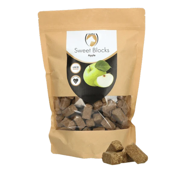 Recompense pentru cai cu măr, conținut redus de zahăr, 1 kg – Excellent Horse Sweet Blocks