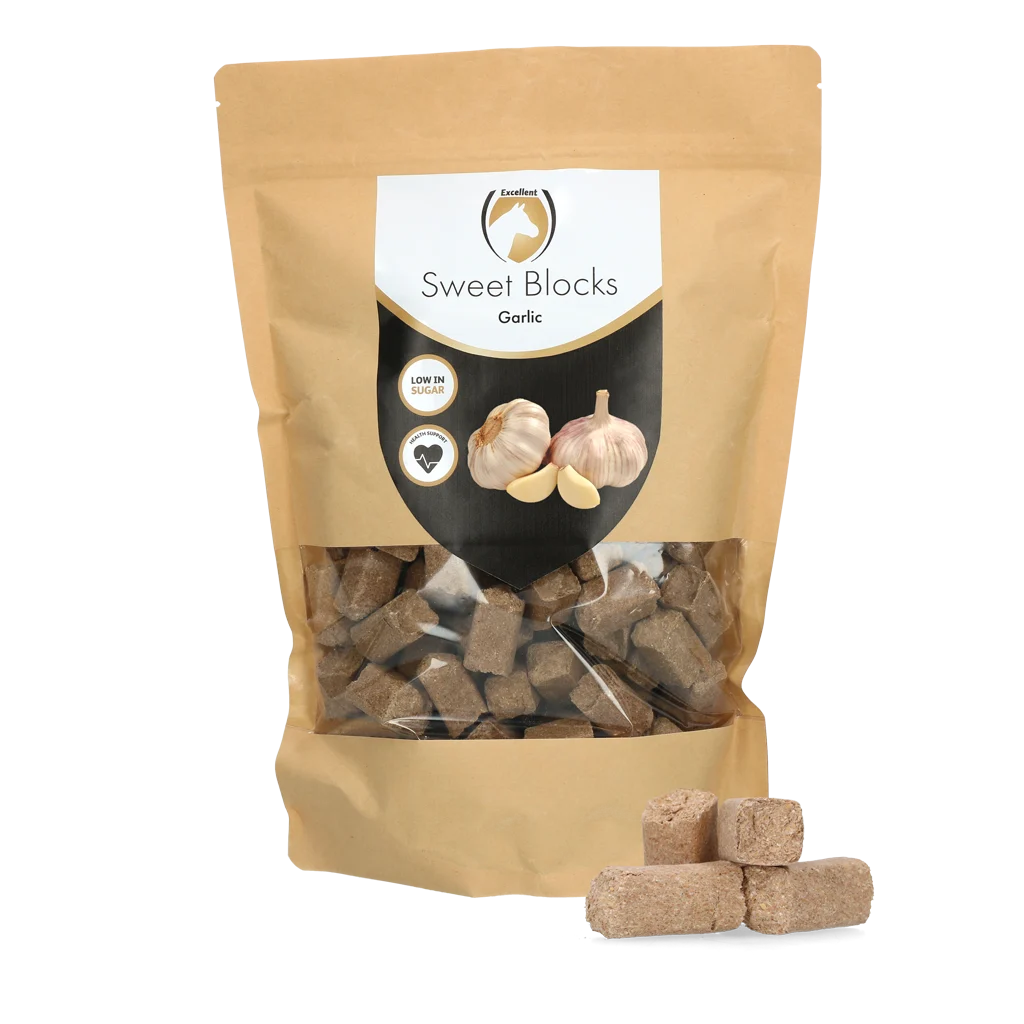 Recompense pentru cai cu usturoi, conținut redus de zahăr, 1 kg – Excellent Horse Sweet Blocks - imagine 1