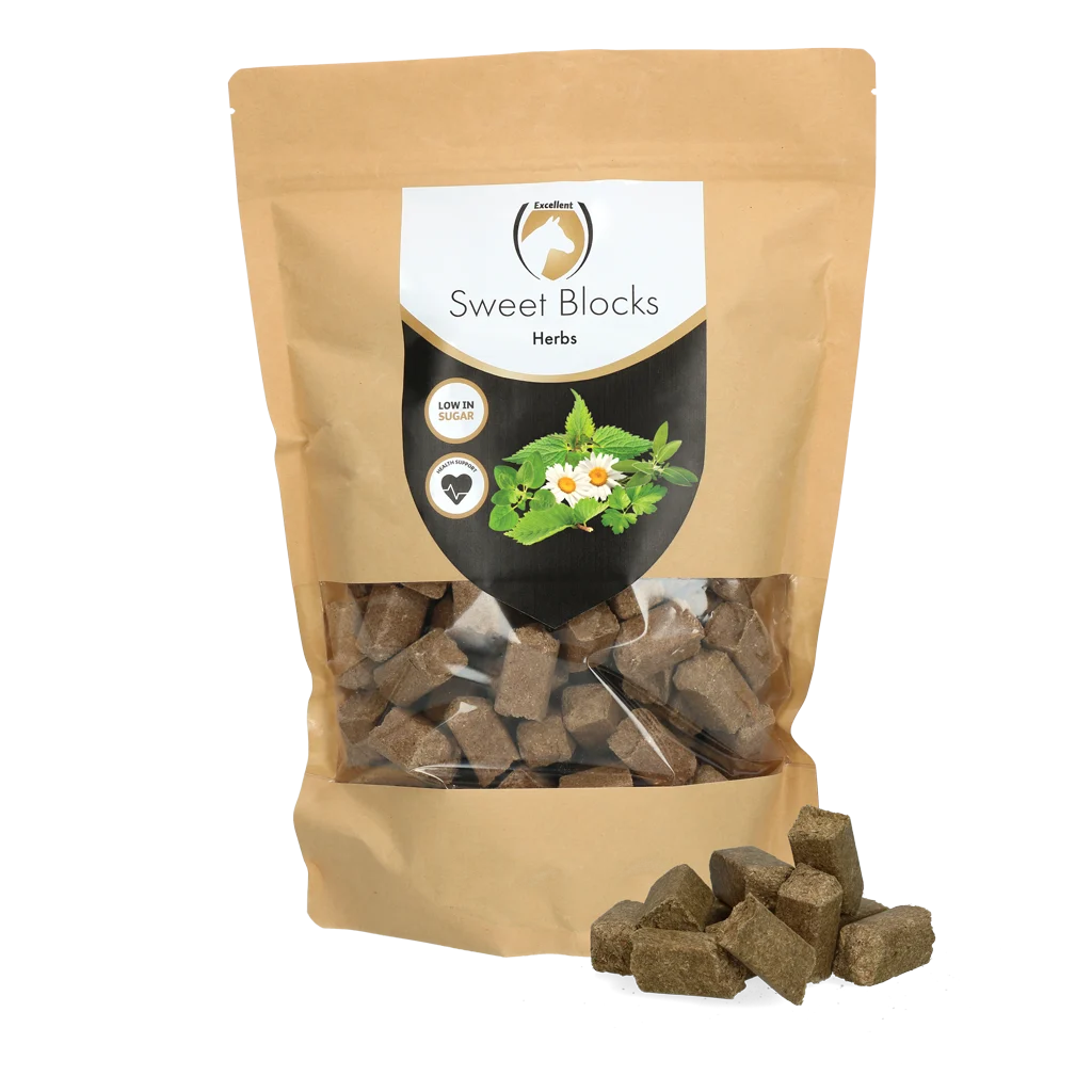 Gustări pentru cai cu plante aromatice, 1 kg – Excellent Horse Sweet Blocks Herbs - imagine 1
