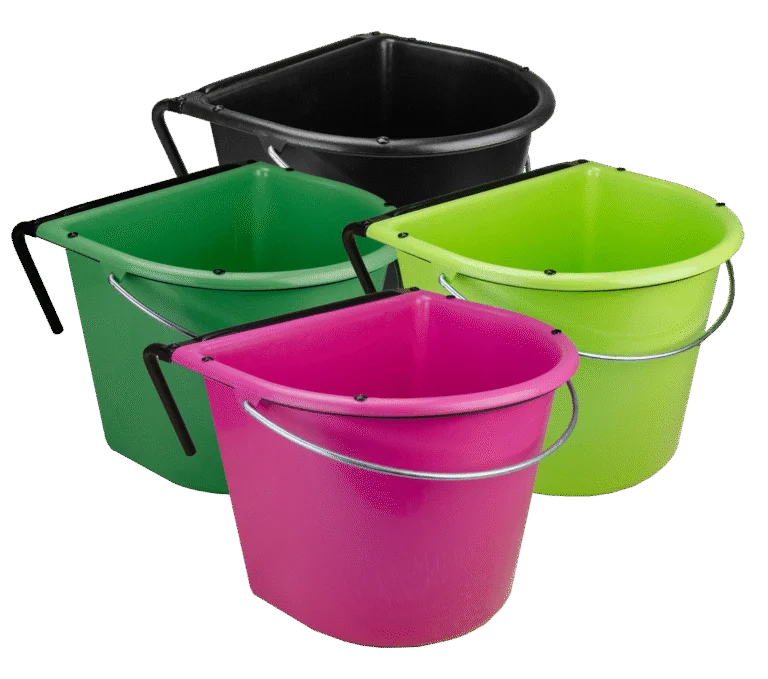 Recipient suspendabil pentru hrana cailor, cu mâner metalic, 15 l, Negru – Vplast