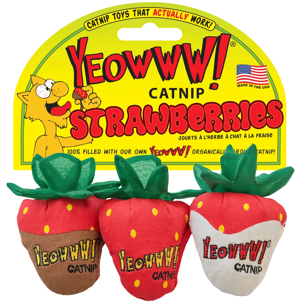 Jucărie pentru pisici în formă de căpșună, cu iarba mâței și frunze foșnitoare, 3 bucăți – Yeowww! Strawberry 3-pack - imagine 1