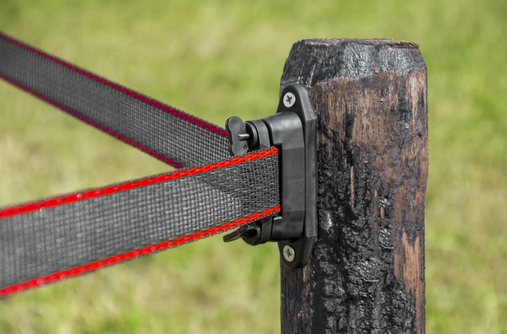 Bandă pentru gard electric 40 mm, maro, cu margini întărite, 200 m – ZoneGuard Plus - imagine 4