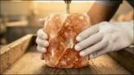 Bloc de sare din Himalaya pentru cai, cu frânghie, 2 tot 3 kg – Excellent Horse Salt Lick Himalaya - imagine 4